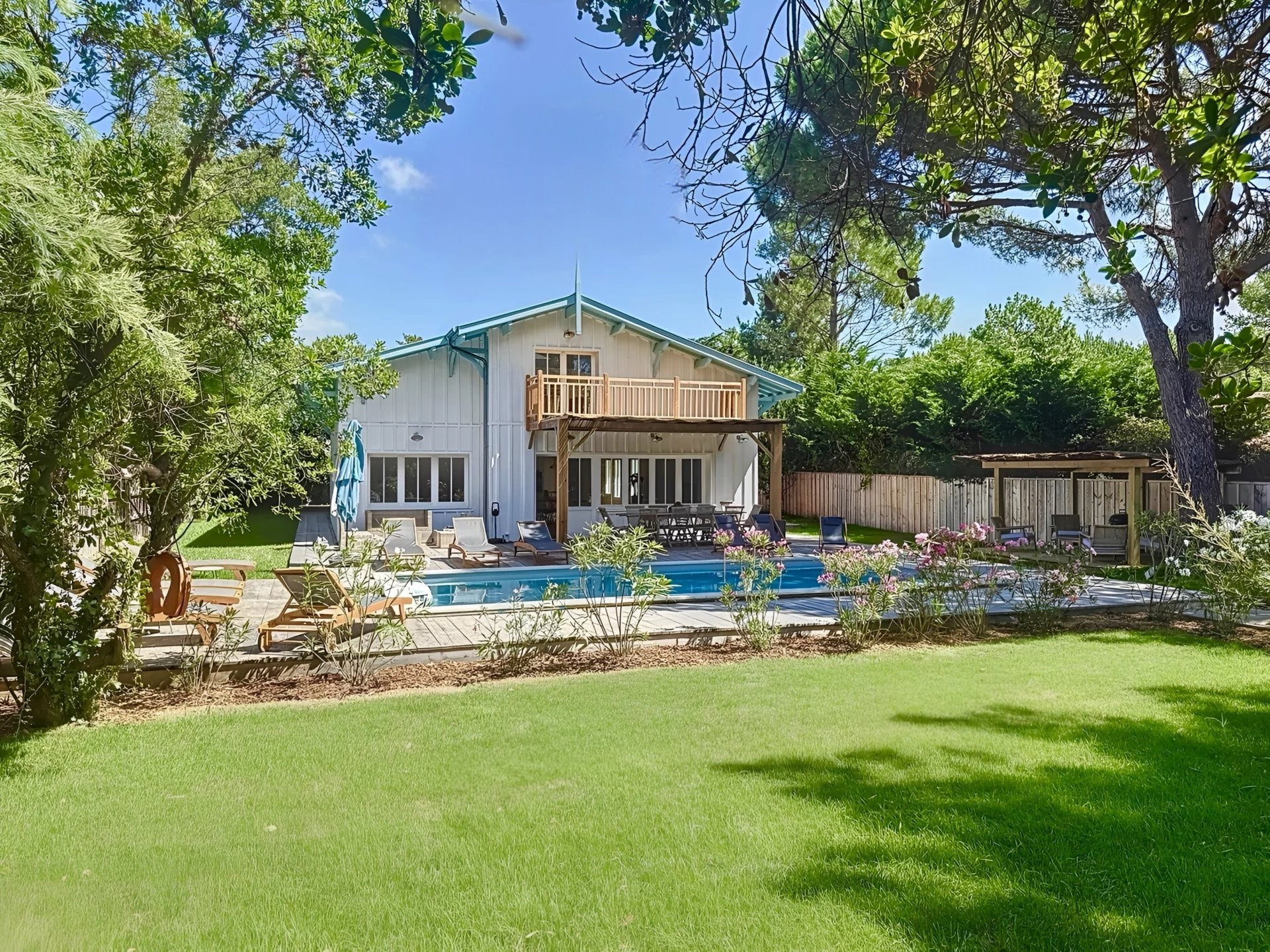 Photos n°1 : Villa 5 chambres CAP FERRET 