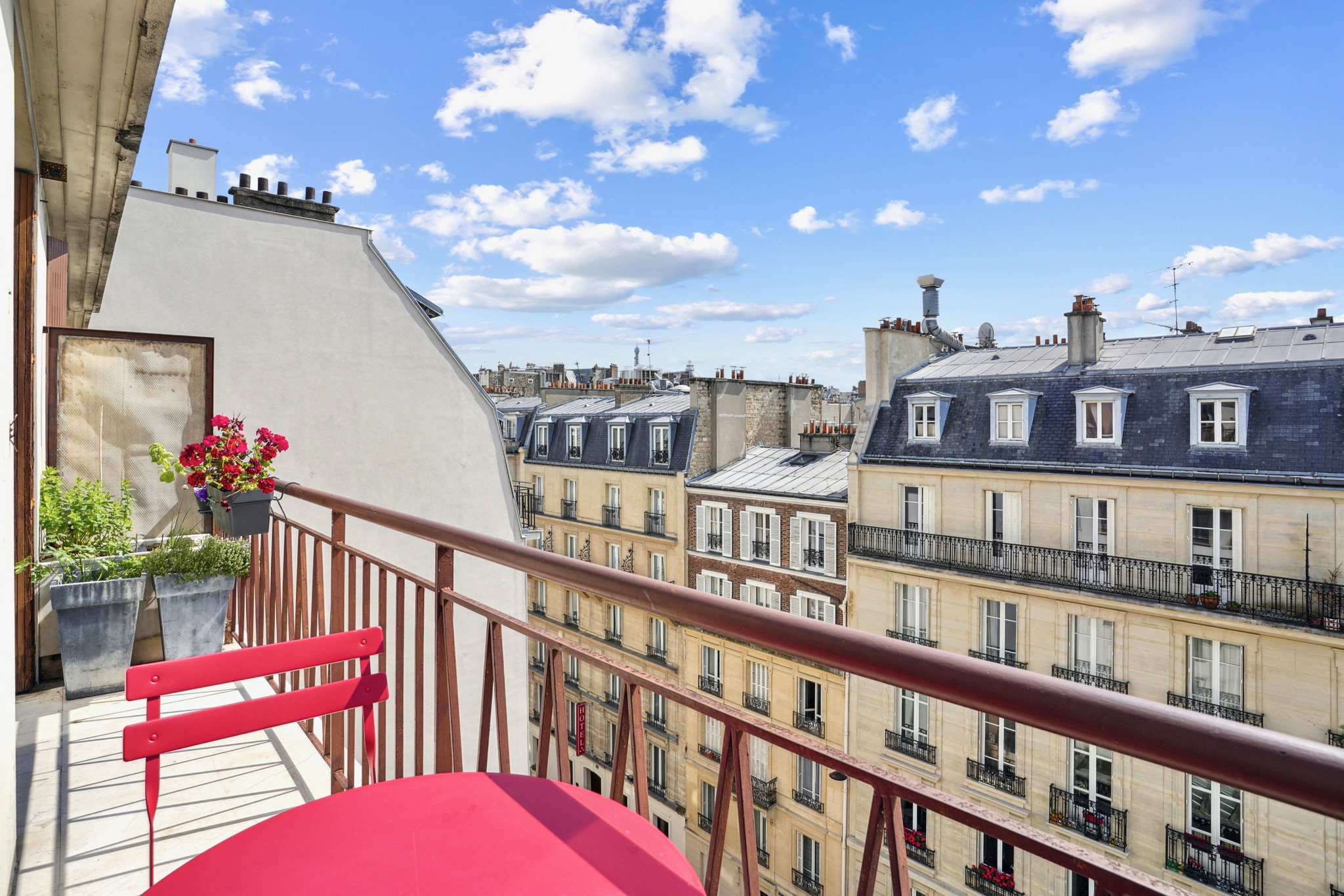 Photos n°1 : Appartement 2 chambres PARIS 17