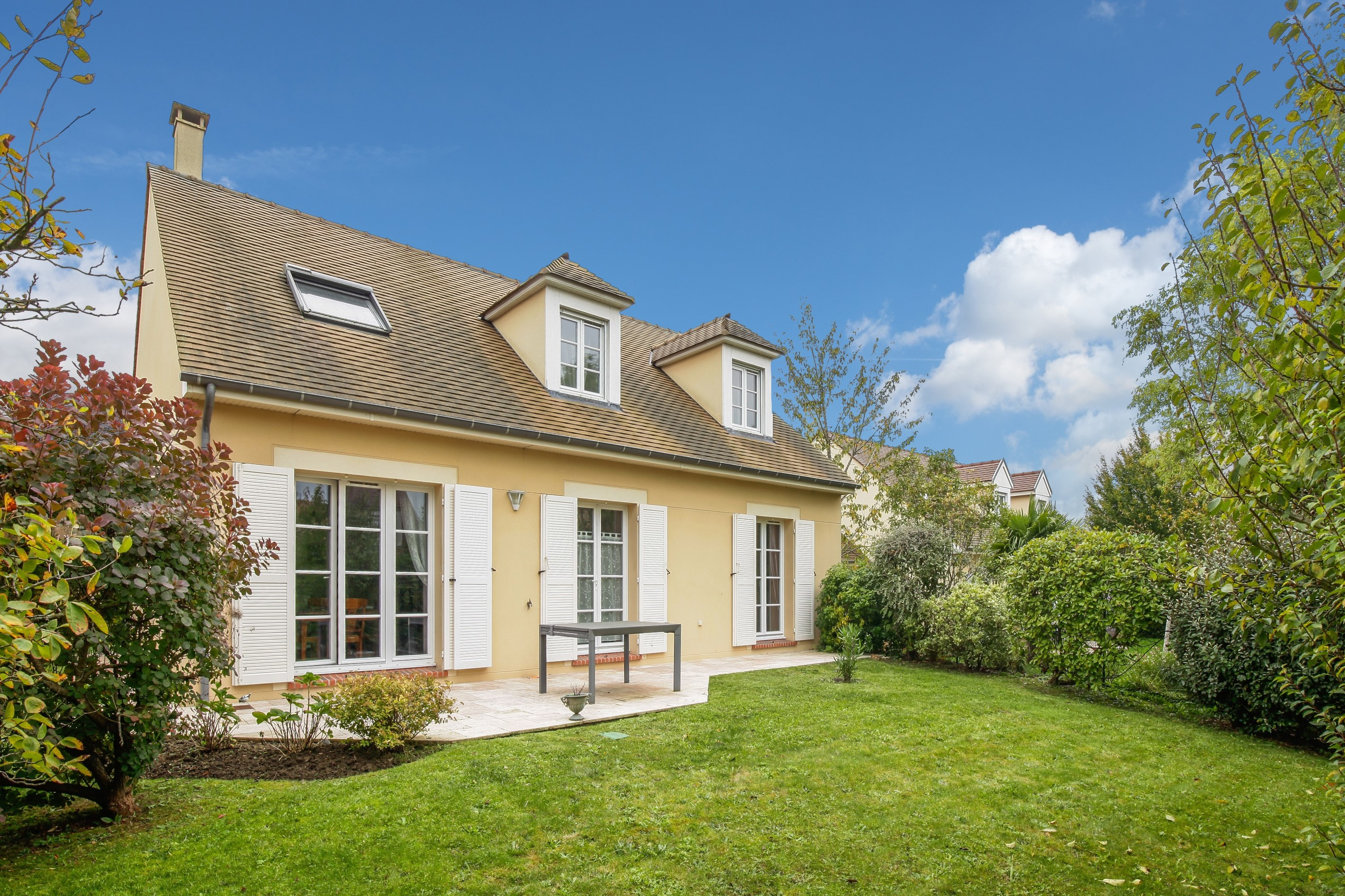 Photos n°1 : Maison 4 chambres ST NOM LA BRETECHE 