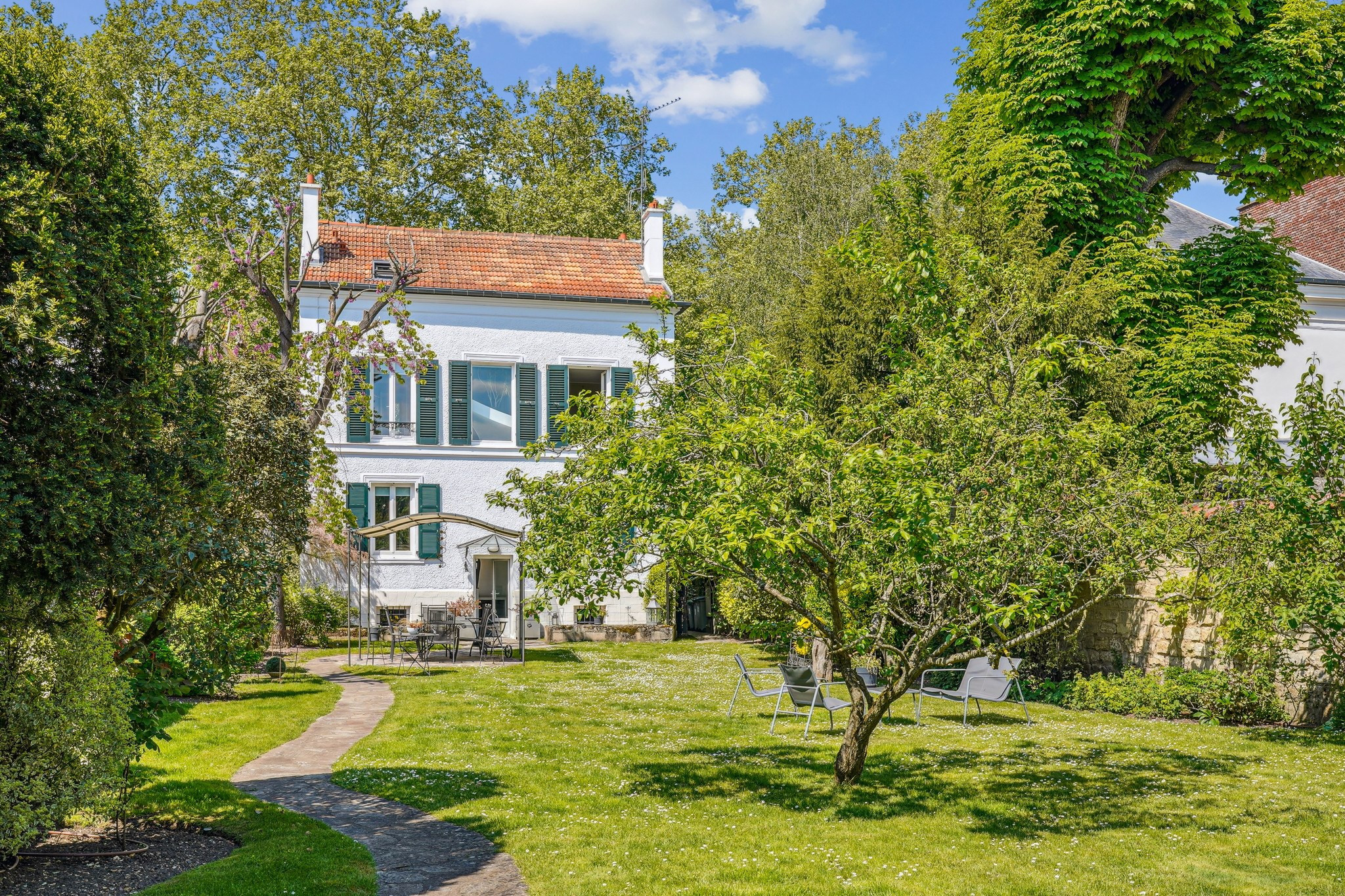 Photos n°1 : Maison 6 chambres RUEIL MALMAISON 