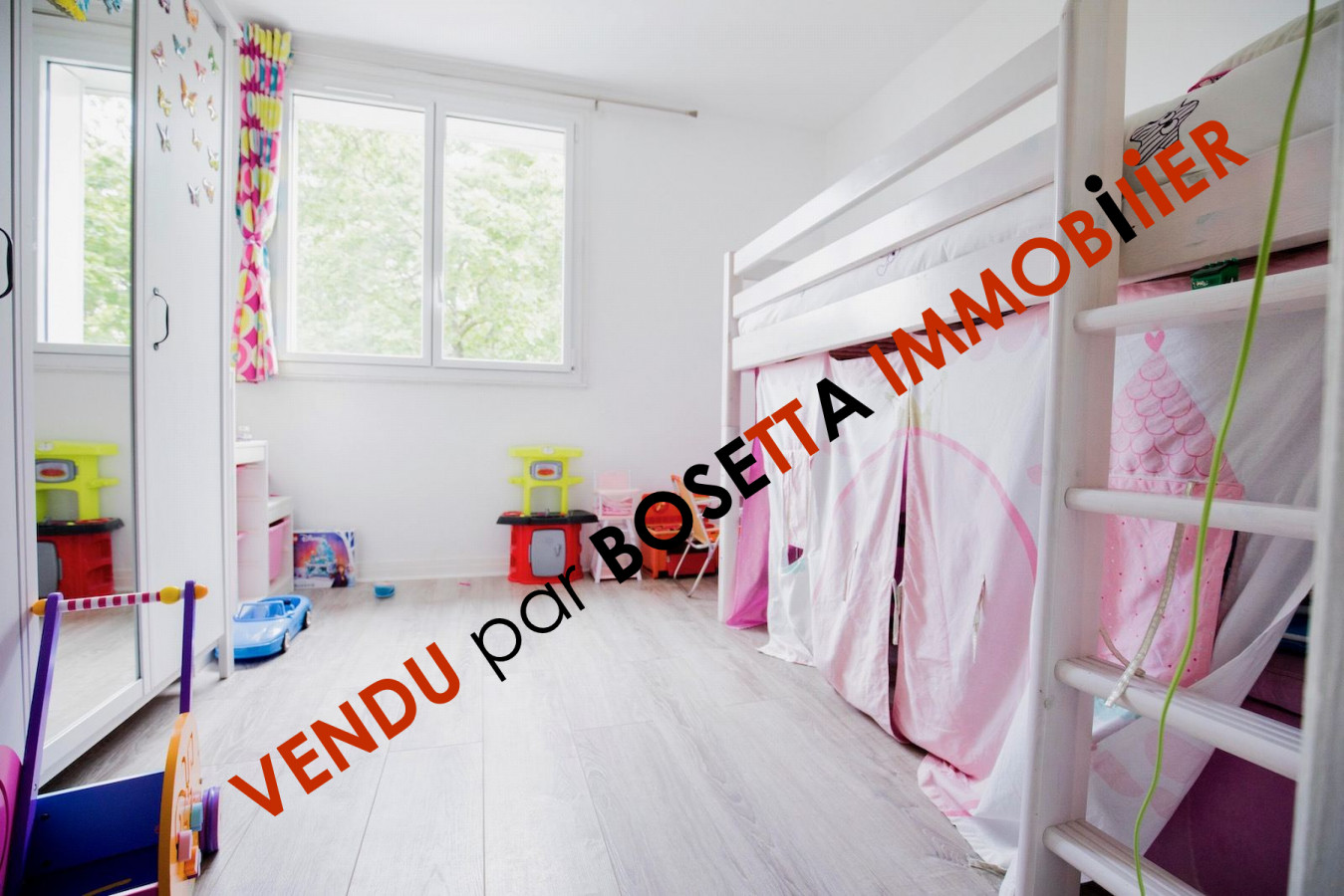 Photos n°8 : Appartement 4 chambres ST CLOUD 