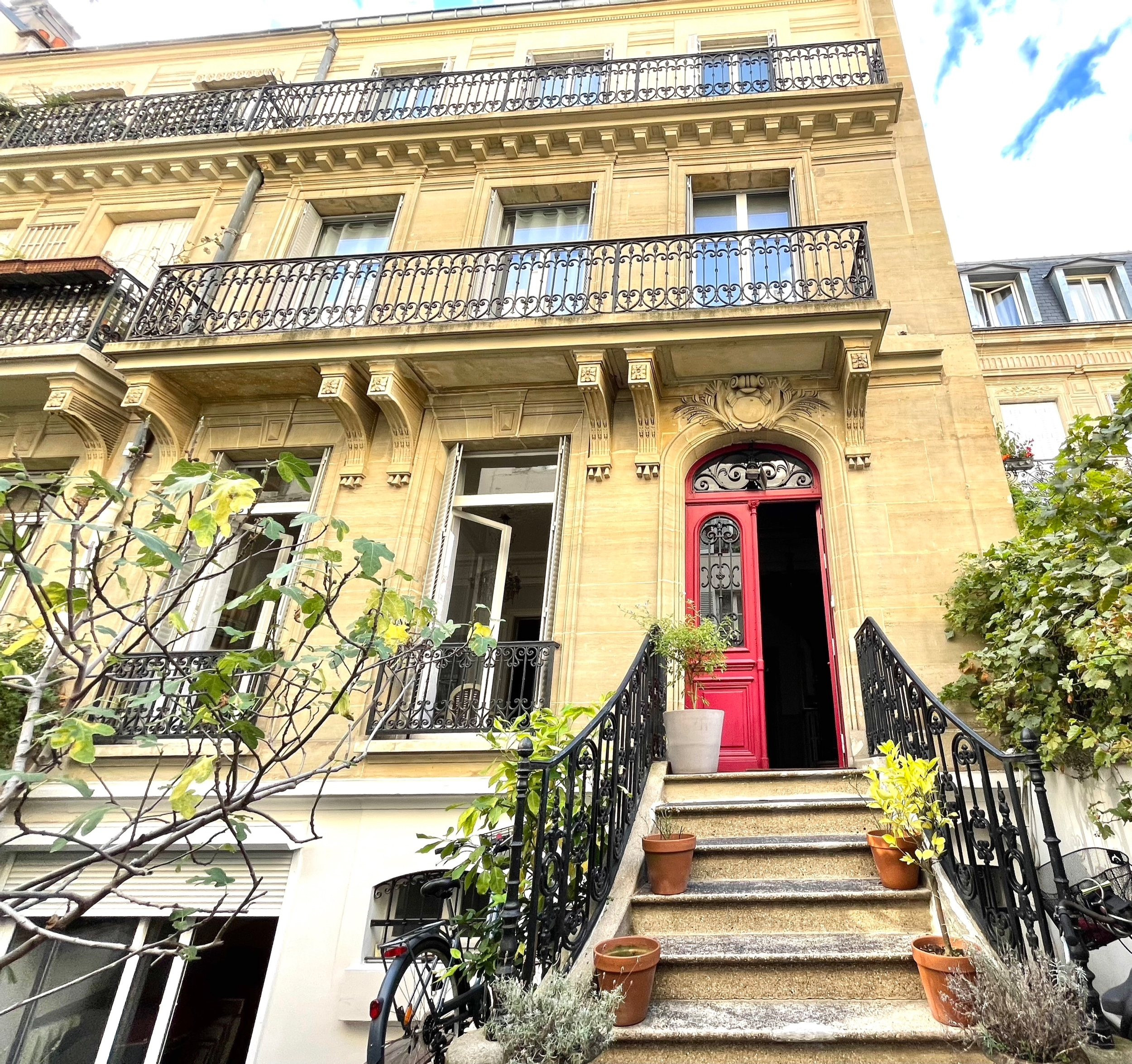 Photos n°1 : Maison 6 chambres PARIS 17