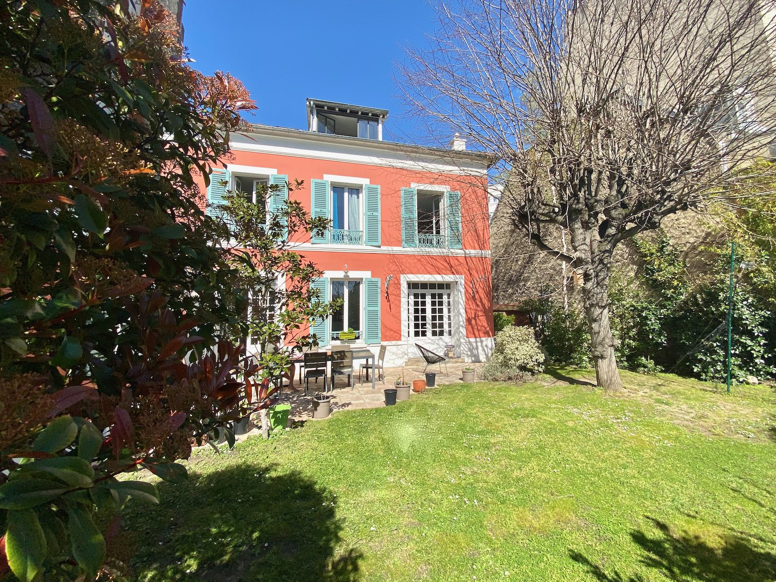 Photos n°1 : Maison 4 chambres BOIS COLOMBES 