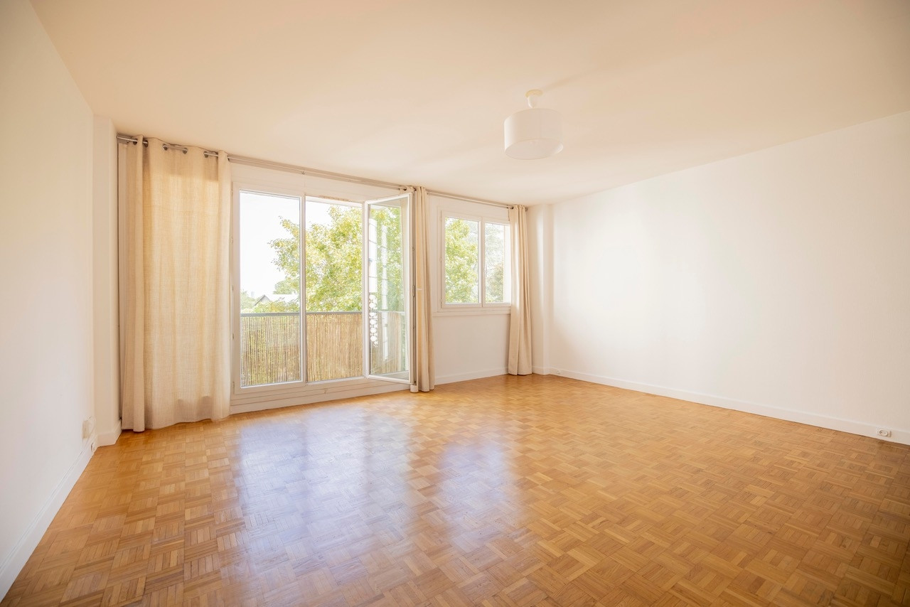 Photos n°1 : Appartement 3 chambres ST CLOUD 