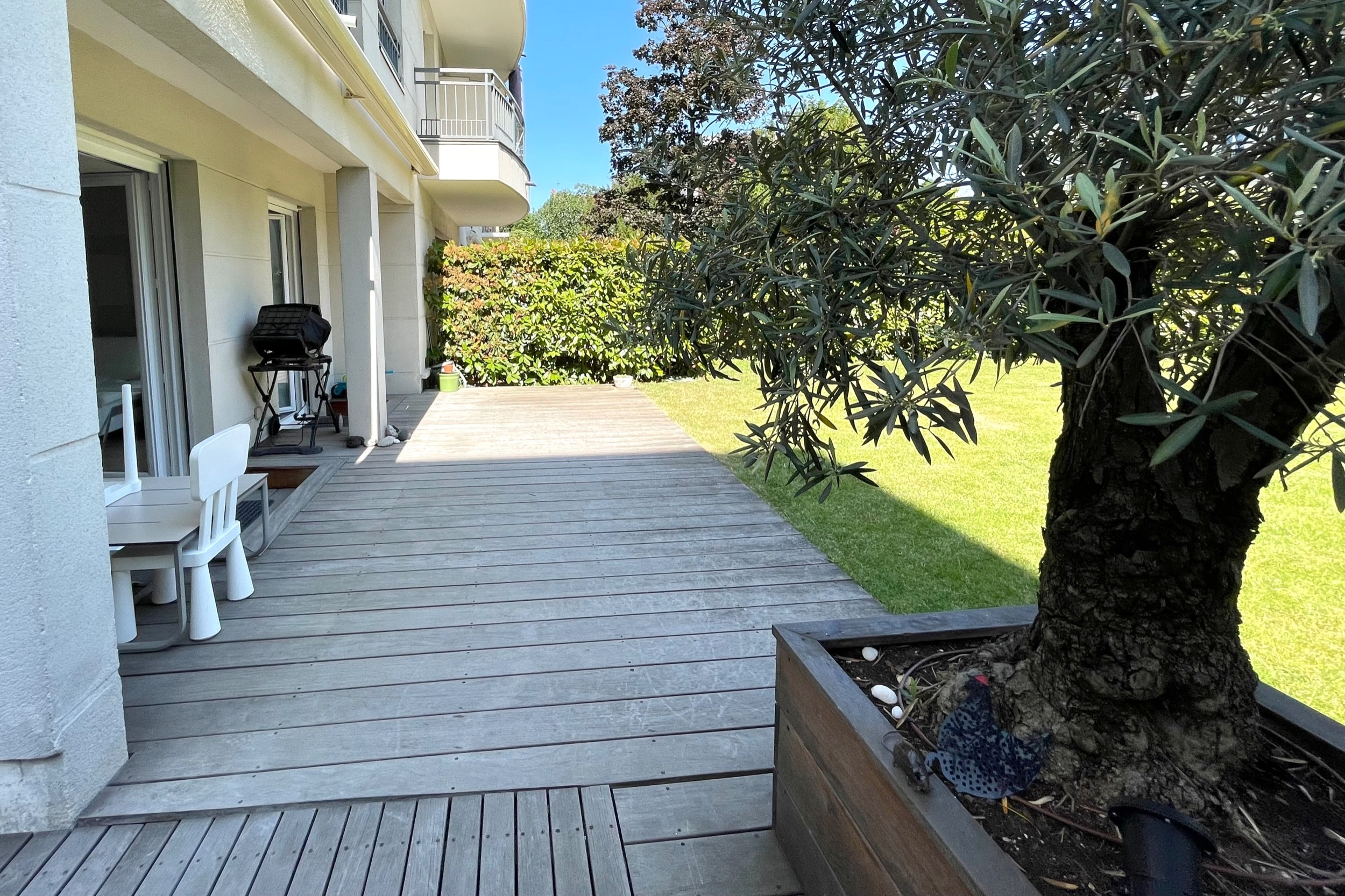 Photos n°1 : Duplex 5 chambres LA GARENNE COLOMBES 